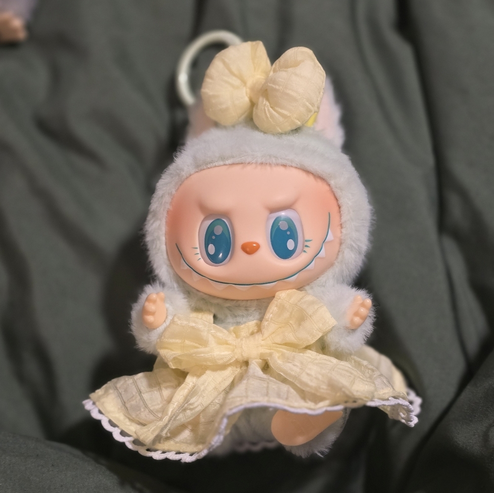 Have a Seat Labubu Ququ